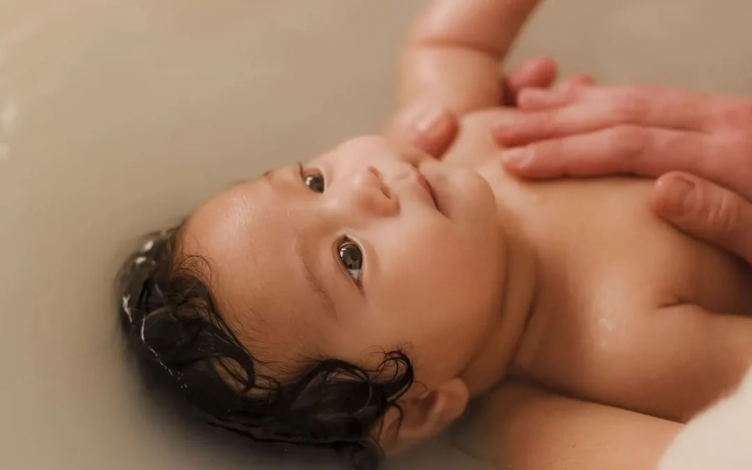 Retarder le bain du bébé ?